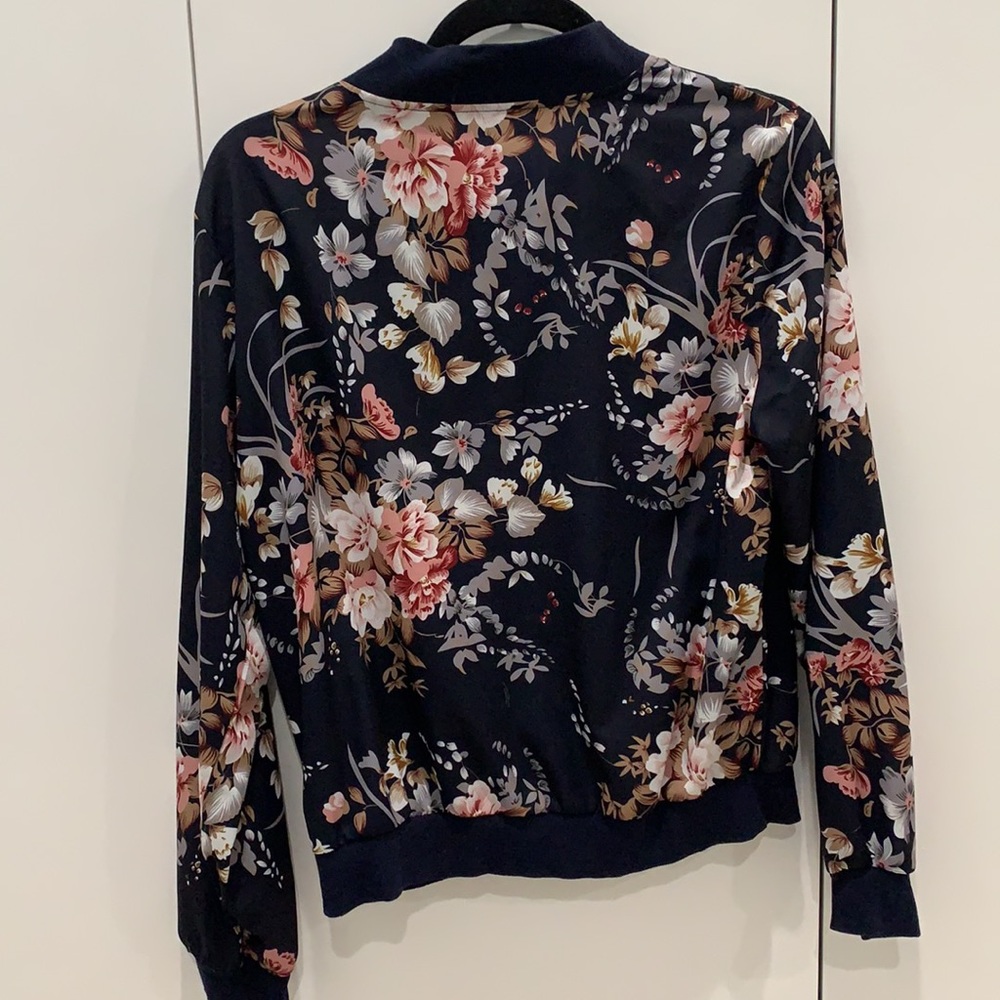 Zip up jacket - Picture 2 of 3